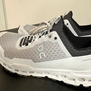 Size 9 EU42.5uk8.5 JP27